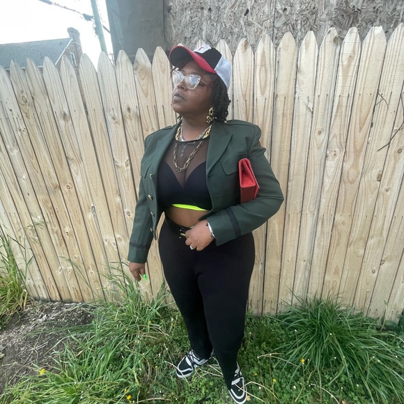 Meet your Posher, Ace - Picture 9 of 16